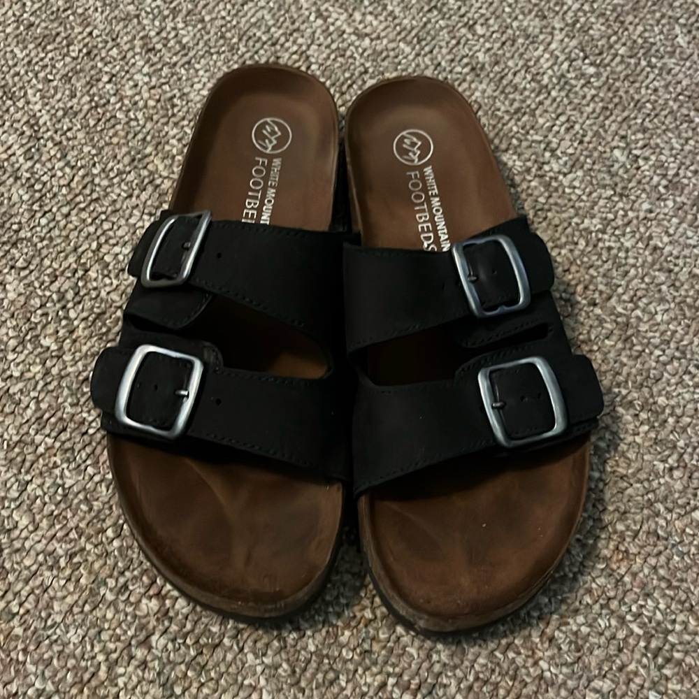 Gently used White Mountain Footbeds sandals